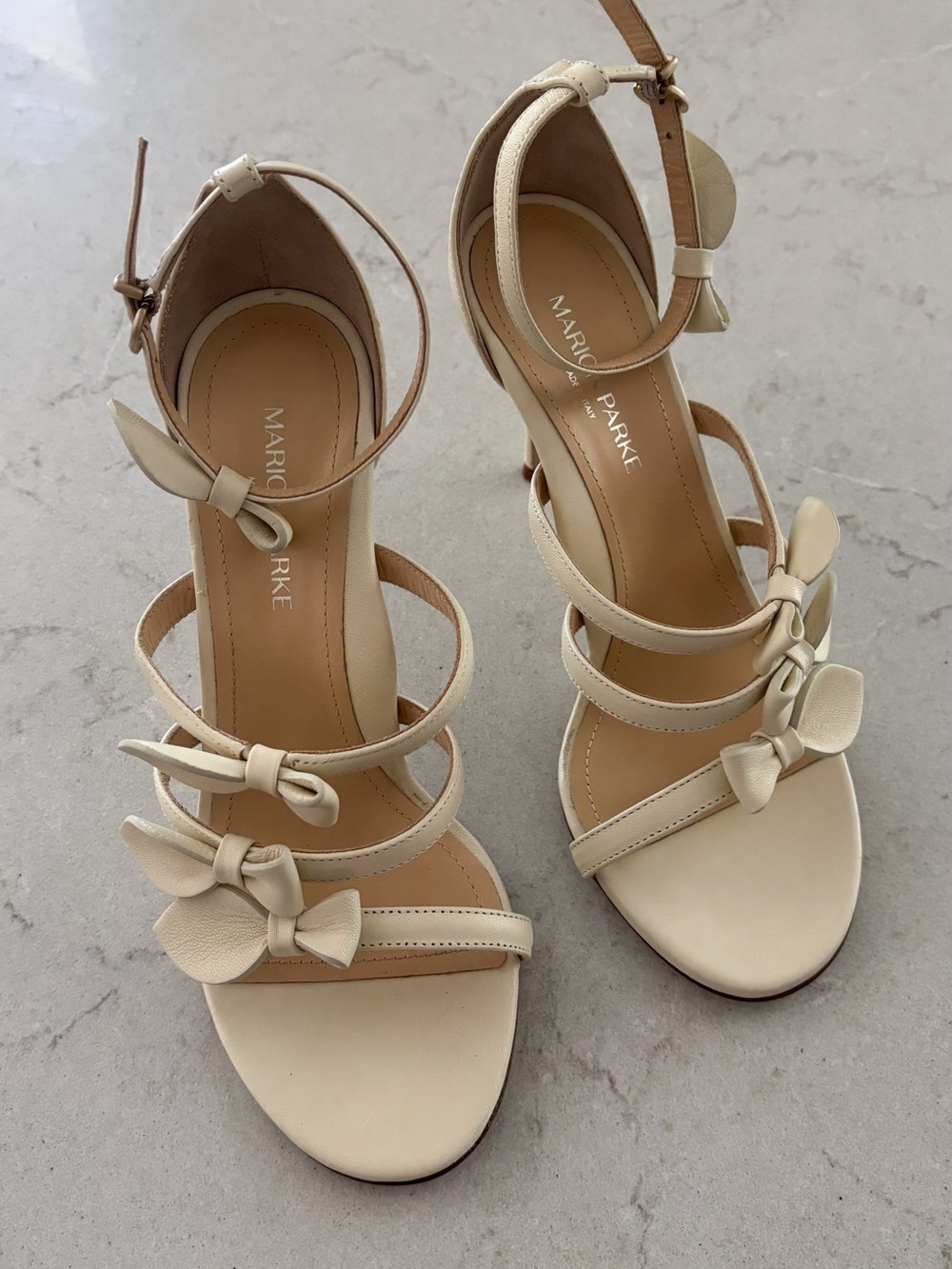 EUC // Marion Parke Ivory Bow Heeled Sandals // Size 38 (8)